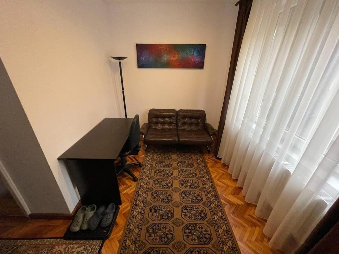 Crisan 40 Casa Muntean 100Mp 3Camere 3Paturi 1 Canapea 2 Dormitoare Parcare Timişoara Exterior foto